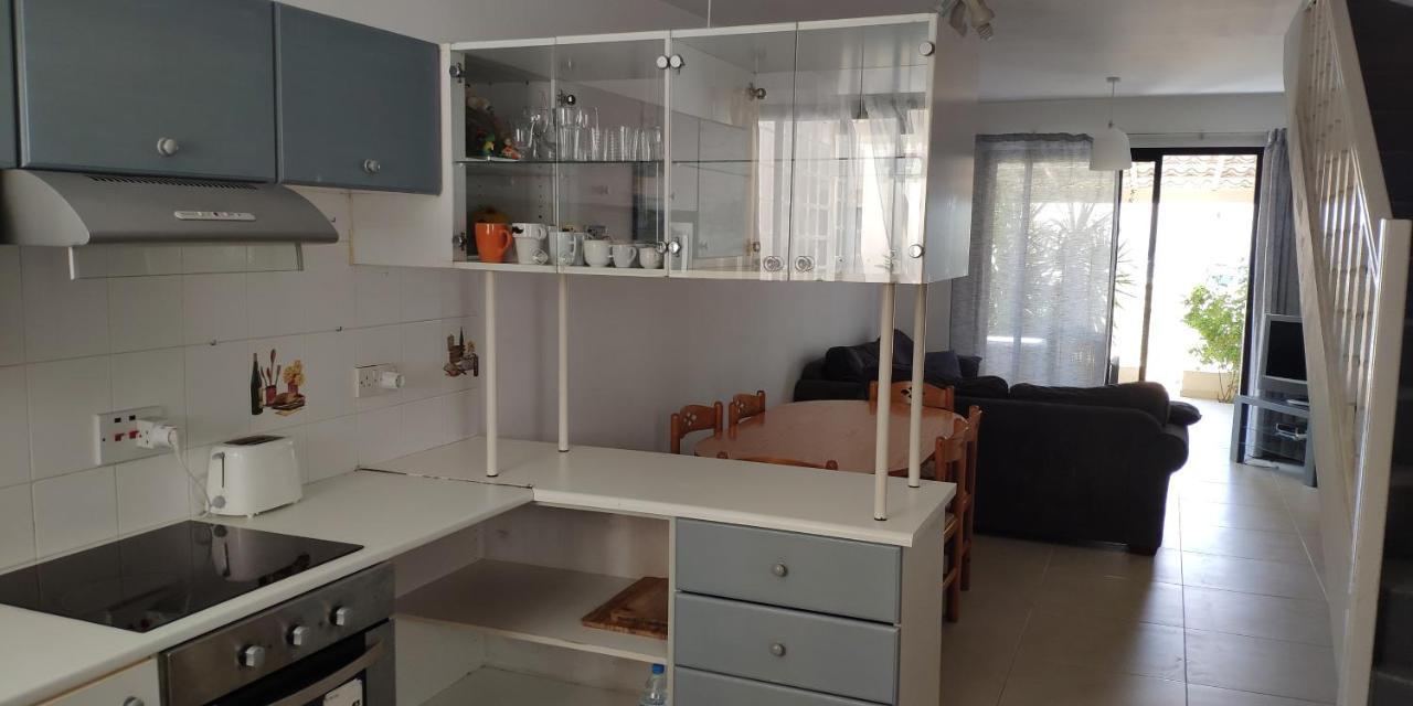 Isabella Townhouse Villa Пафос Екстериор снимка
