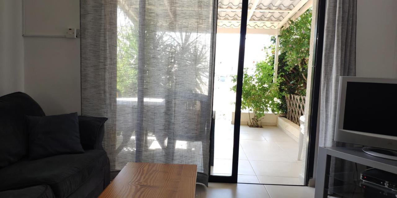 Isabella Townhouse Villa Пафос Екстериор снимка